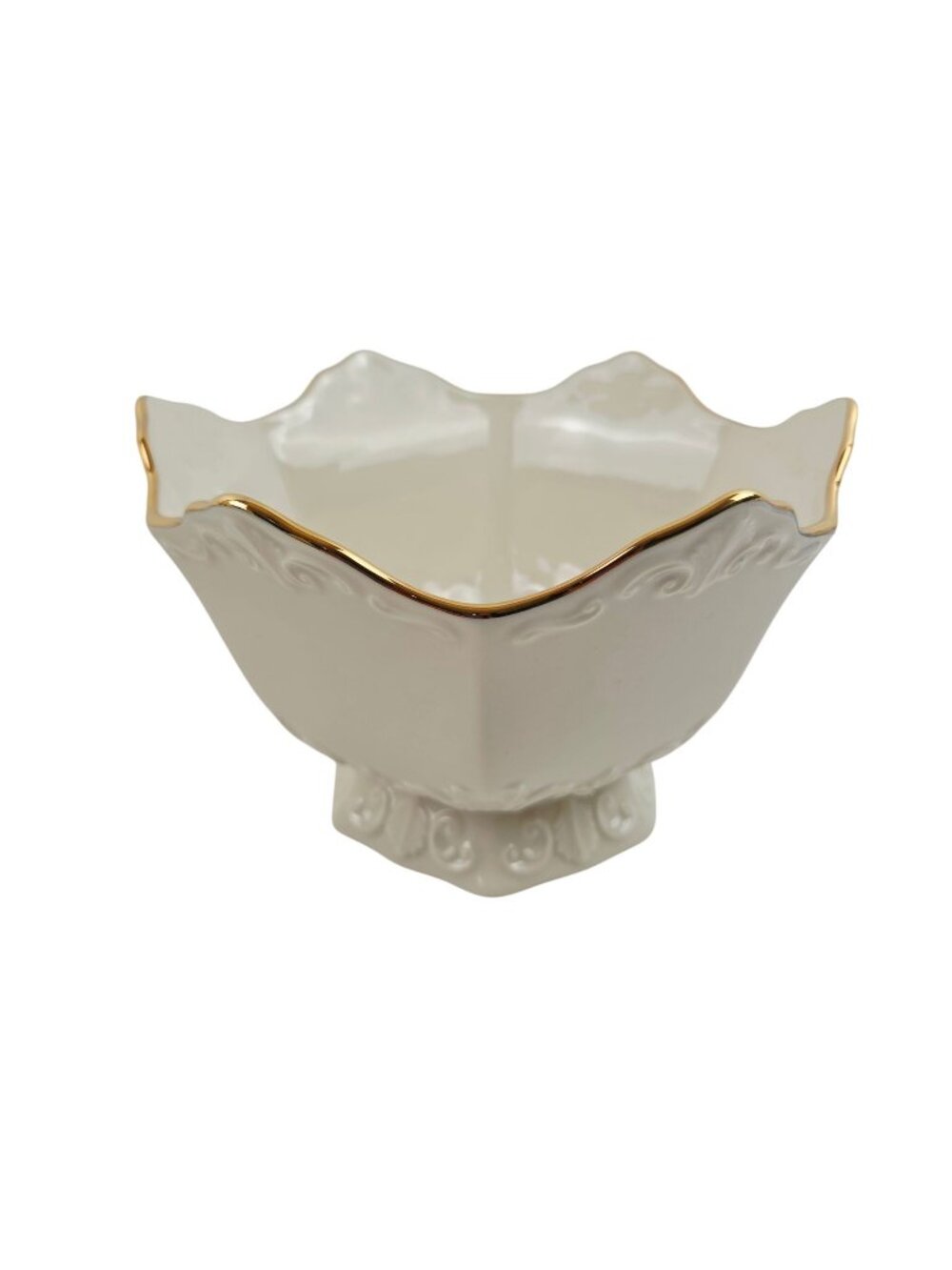 Lenox Langtry All Purpose Bowl Ivory Gold Trim 7 in Embossed American By Design